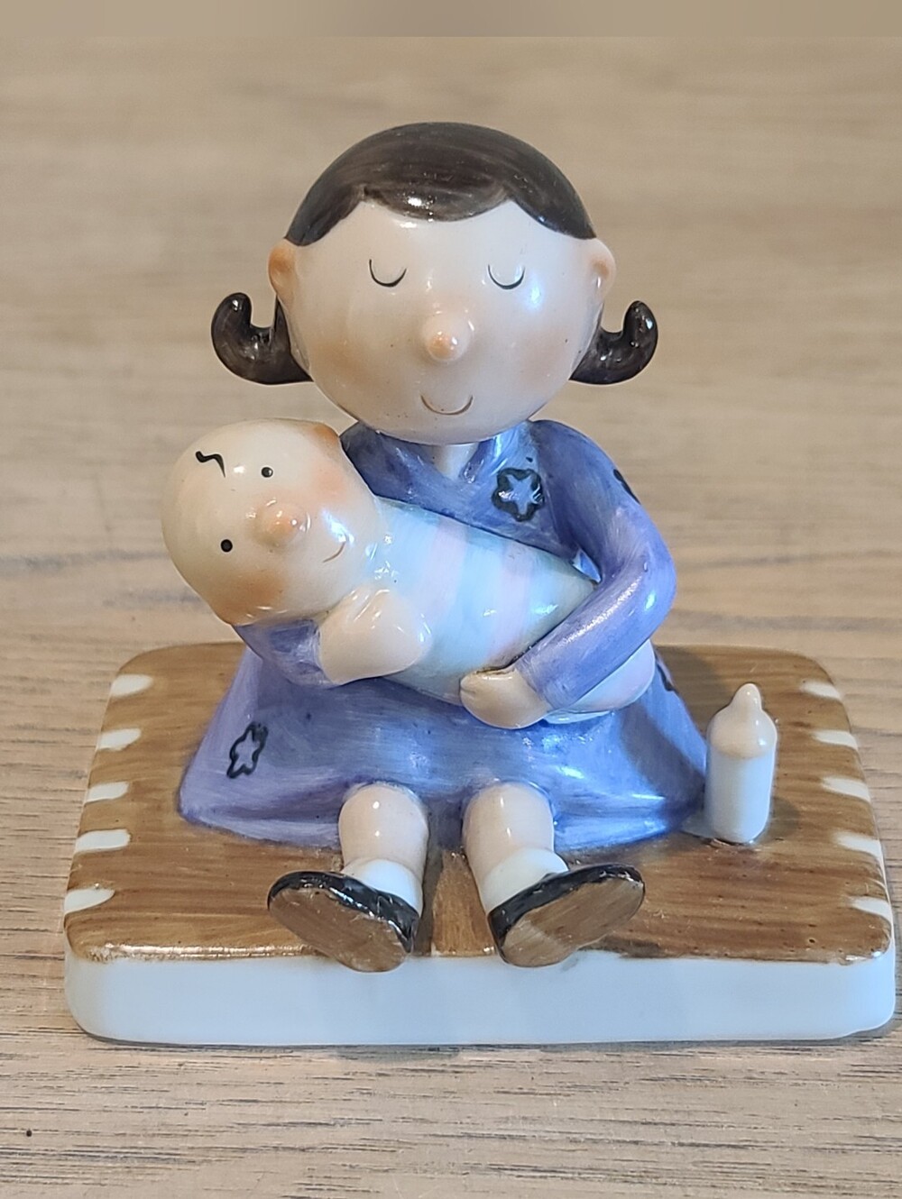 Vintage 1981 Joan Berg Victor Porcelain Figurine "Everyone Needs A Mother" Aldon